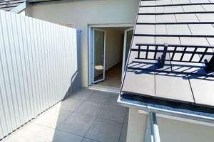 Dachgeschoß mit Aufzug, Dachterrasse und Stellplatz-Taunusstrasse