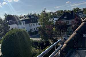 Wohnen über den Dächern - Teilmöblierte Maisonettewohnung mit Skyline-Blick – 60528 Niederrad, Frankfurt am Main – Vorschaubild 6