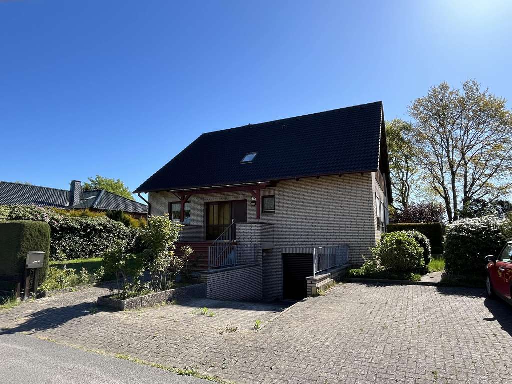 Immobilie in Beckdorf - **Großzügiges Ein/Zweifamilienhaus vor den Toren Buxtehudes** - Bild 1