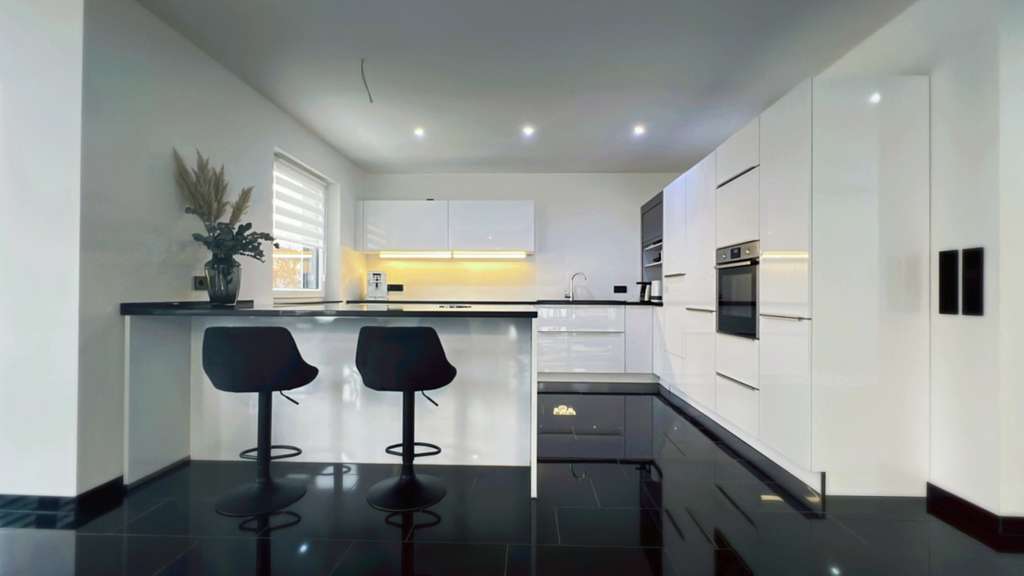 Immobilie in Forst - Gehobene 4 Zimmer Wohnung mit Balkon, Einbauküche und zwei Stellplätze  - Bild 4