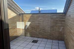 In exzellenter Wohnlage! Großzügige 3 -Zi.-Wohnung, herrliche Dachterrasse, EBK – Pallottistr. 6, 75242 Neuhausen – Vorschaubild 1