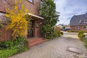 Bremen – Blumenthal | Sanierungsbedürftige Doppelhaushälfte mit Potenzial – Die vollständige Adresse der Immobilie erhältst du vom Anbieter., 28779 Blumenthal (Ortsteil), Bremen – Vorschaubild 2