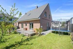 Energieeffizientes Kapitänshaus mit Dachterrasse in ruhiger Lage von Laboe – Die vollständige Adresse der Immobilie erhältst du vom Anbieter., 24235 Laboe – Vorschaubild 46