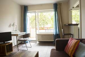 Charmantes möbliertes 1-Zimmer-Apartment mit Balkon im 2. OG in München-Au