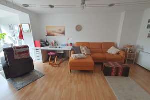 Möblierte 2,5-Zimmer-DG-Wohnung mit EBK in Stuttgart