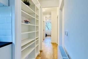 Lichtdurchflutete Wohnung mit außergewöhnlich großem Grundstücksanteil und parkähnlichem Blick – Storkower Straße 68, 10409 Prenzlauer Berg, Berlin – Vorschaubild 22
