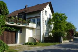 Wohnen mit Charakter: Großzügiges, lichtdurchflutetes Haus in Sinzing bei  Regensburg, frei ab sofor