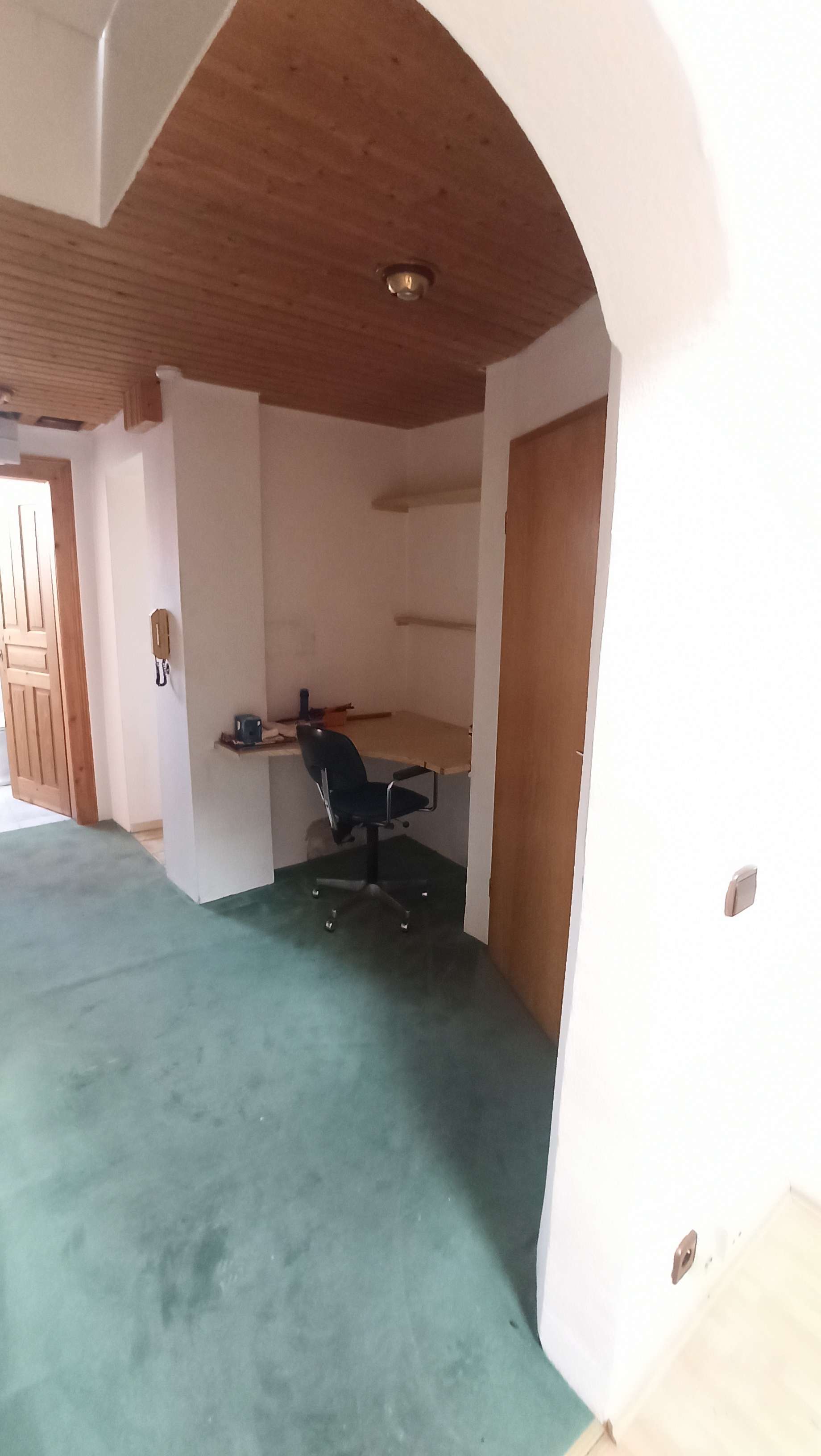 Renovierungsbedürftige 2,5-Zimmer Dachgeschosswohnung in Stuttgart-Süd bis ca. 90qm ausbaubar., Stuttgart – Bild 4