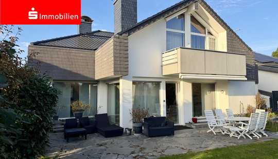 Bild von Freistehende Villa mit Doppelgarage in BEST-Lage von OF-Rumpenheim!