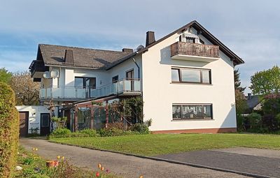 5-Zimmer-Wohnung, mit Bad,  Gäste Wc, Balkon - Neu renoviert   - Montabaur 2 Km