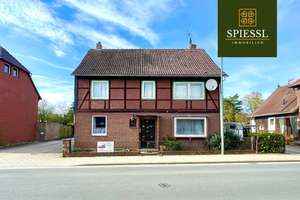 Bereit für neue Ideen: Einfamilienhaus mit Fachwerkcharme und Sanierungsbedarf – Die vollständige Adresse der Immobilie erhältst du vom Anbieter., 38162 Cremlingen – Vorschaubild 1