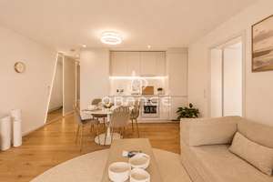 ***Bezugsfertige Möblierte und Löffelfertige Premium-Wohnung in der Villa Sternberg***