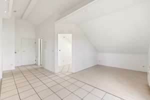 Zentral gelegene 2-Zimmer-Dachgeschosswohnung mit Nordostbalkon in Gilching – Die vollständige Adresse der Immobilie erhältst du vom Anbieter., 82205 Gilching – Vorschaubild 8