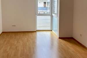 Gemütliche 2-Zimmer-Wohnung mit Balkon und viel Wohnqualität – Gärtnerstraße 31c, 86161 Wolfram-und Herrenbachviertel, Augsburg – Vorschaubild 1