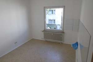 GUT GESCHNITTENE 2-ZIMMER-WOHNUNG IN ESSEN-HOLSTERHAUSEN! – Die vollständige Adresse der Immobilie erhältst du vom Anbieter., 45145 Holsterhausen, Essen – Vorschaubild 3