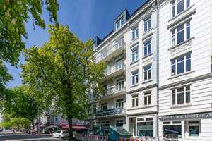 Imposanter Altbau - Langfristig vermietete Kapitalanlage in exklusiver Lage ++ courtagefrei ++ – Kremper Straße 2, 20251 Hoheluft-Ost, Hamburg – Vorschaubild 2