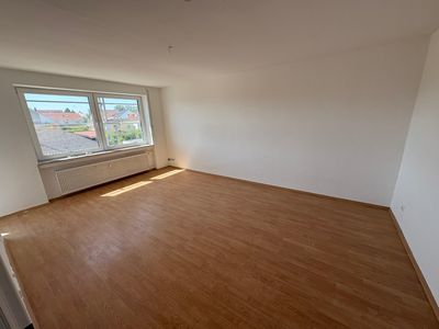 Helle 4-Zimmer-Wohnung in schöner Wohnanlage mit Balkon
