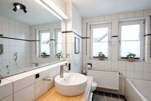 Exklusive Doppelhaushälfte mit 2 Terrassen, Balkon, Pool, Sauna, Whirlpool und Garten – Die vollständige Adresse der Immobilie erhältst du vom Anbieter., 56170 Bendorf – Vorschaubild 22
