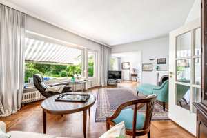 Ein Zuhause mit besonderem Flair - Einfamilienhaus auf großzügigem Grundstück