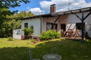 Großzügiger Bungalow für Wohnen & Büro/Praxis mit Garten, Terrasse, Einbauküche in Braunschweig