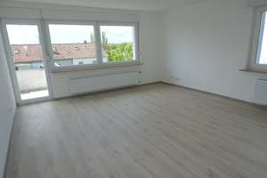 Großzügige renovierte 4-Zimmer-Wohnung mit 2 Balkonen in ruhiger Lage von Heilbronn – 74074 Heilbronn, Heilbronn – Vorschaubild 1