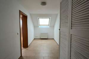 Mietreduzierung - bezugsfreie 3,5 Zimmer im Dachgeschoss – Friedrich-Ebert-Straße 162, 42117 Elberfeld West, Wuppertal – Vorschaubild 4