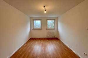 Moderne 2-Zimmer-Wohnung mit Balkon in Nürnberg – Herzogstandstraße 10, 90471 Langwasser Nordwest, Nürnberg – Vorschaubild 2