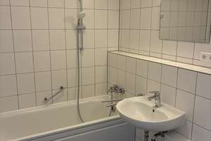 Charmante Wohnung mit einer Loggia // 7.OG Wohnung 1 – Breslauer Str. 277, 38440 Laagberg, Wolfsburg – Vorschaubild 2