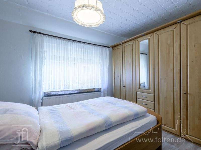 Immobilie in Jemgum - Hinter dem Haus der Deich, und nach vorne weites Land... - Bild 9