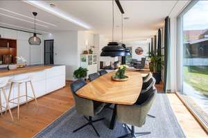 Möbliert: Wunderschönes Architektenhaus in Fahrenzhausen – Die vollständige Adresse der Immobilie erhältst du vom Anbieter., 85777 Fahrenzhausen – Vorschaubild 1