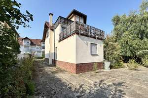Dreiparteienhaus in zentraler Lage von Büdingen – Die vollständige Adresse der Immobilie erhältst du vom Anbieter., 63654 Büdingen – Vorschaubild 3