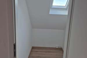 Großzügige 2-Zimmer-Dachgeschosswohnung mit 73 m² in Düsseldorf – 40231 Eller, Düsseldorf – Vorschaubild 5