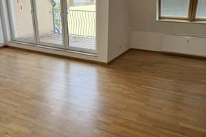 *** DG-Wohnung im repräsentativen Altbau ***