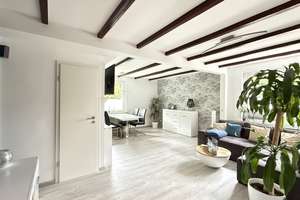 ruhige Wohnung am Waldrand mit Dachterrasse, Garten und Sauna
