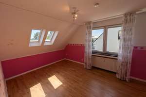 Großzügige Maisonette-Wohnung mit Terrasse, Sauna, Kamin & zwei Stellplätzen in Essen-Frohnhausen – Die vollständige Adresse der Immobilie erhältst du vom Anbieter., 45147 Frohnhausen, Essen – Vorschaubild 8