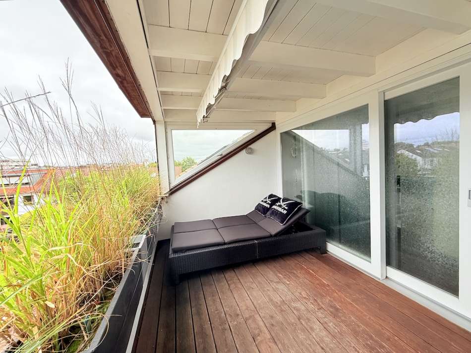 herrliche Loggia nach Westen