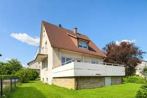 Zuhause für die Familie – gepflegtes Einfamilienhaus in naturnaher Umgebung mit großzügigem Garten – Die vollständige Adresse der Immobilie erhältst du vom Anbieter., 73119 Zell unter Aichelberg – Vorschaubild 3