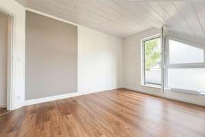 Traumhafter Weitblick inklusive: Sonnige 3-Zi.-Dachgeschosswohnung mit Einzelgarage – 70567 Möhringen-Ost, Stuttgart – Vorschaubild 9