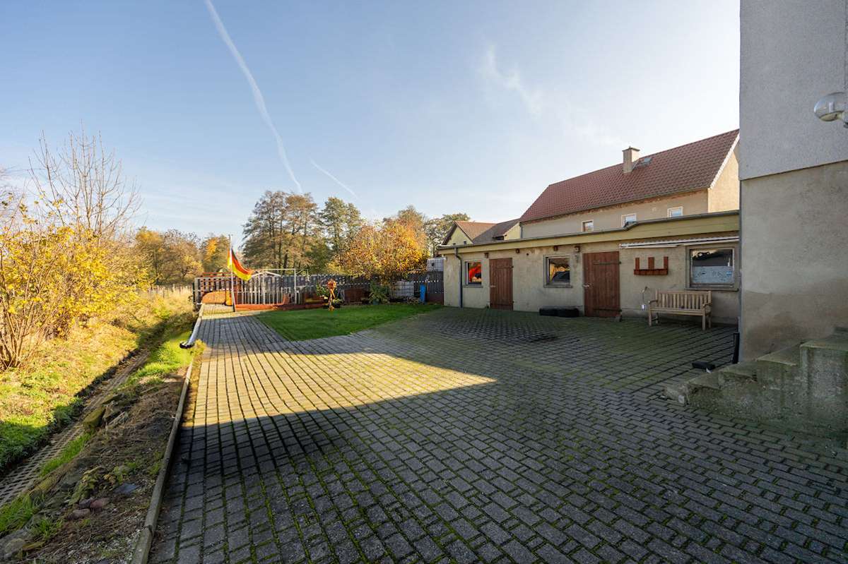 Mehrfamilienhaus als Kapitalanlage mit Renditepotenzial – ideal für Investoren und Handwerker !, Burgenlandkreis – Bild 2