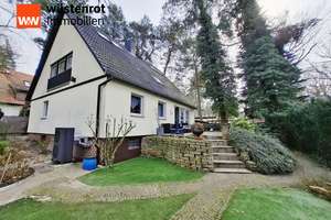 Einfamilienhaus mit großzügigem Raumangebot, moderner Wärmepumpe und idyllischem Grundstück