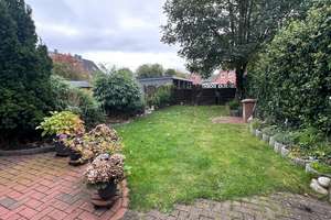 Gepflegtes Eckreihenhaus mit sehr gutem Grundriss und schönem Garten – Die vollständige Adresse der Immobilie erhältst du vom Anbieter., 25813 Husum – Vorschaubild 3
