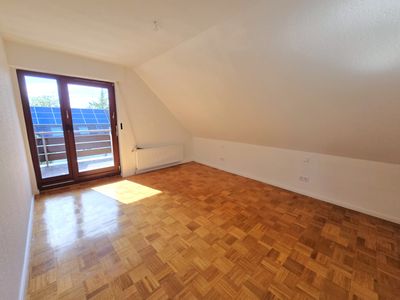 Großzügige 4-Zimmer-Dachgeschosswohnung mit Balkon und Gartennutzung in Koblenz-Asterstein