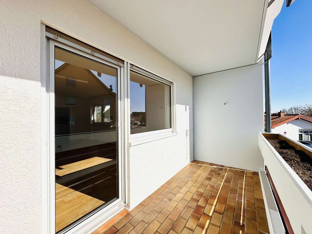 Immobilie in Beindersheim - Helle 4-Zimmer-Wohnung im 1. OG mit Balkon & 2 Stellplätzen bezugsfrei in Beindersheim/ Pfalz - Bild 3