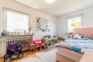 PANORAMABLICK – Stilvolles Haus mit Pool, Garten, Garage und Ausblick in Remshalden – Die vollständige Adresse der Immobilie erhältst du vom Anbieter., 73630 Remshalden – Vorschaubild 17