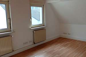 Zweifamilienhaus mit großem Grundstück und viel Potential durch Nebengebäude und Baugrund – Die vollständige Adresse der Immobilie erhältst du vom Anbieter., 64297 Eberstadt, Darmstadt – Vorschaubild 3