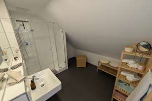 schöne große Maisonette Wohnung in Stuttgart – Die vollständige Adresse der Immobilie erhältst du vom Anbieter., 70329 Obertürkheim (Ortsteil), Stuttgart – Vorschaubild 17