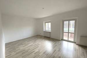Komfortable, helle 2-Raum-Wohnung mit Balkon und EBK in Berga (3.6)