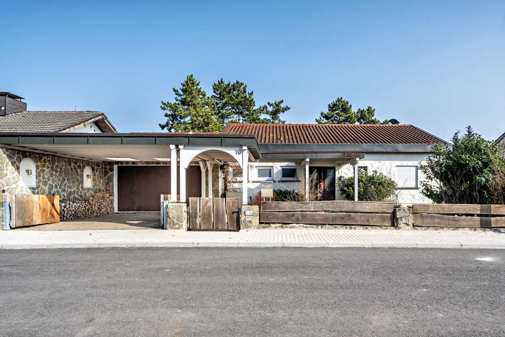 Immobilie in Krautheim - Ein Zuhause mit Charakter – außergewöhnliches Anwesen mit Panoramablick über Krautheim - Bild 1