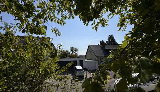 Bild von Sanierungsbedürftiges, freistehendes Haus in Bestlage von Wiesbaden-Sonnenberg