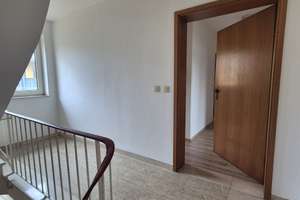 2-Familienhaus mit 5 Zimmer Wohnungen und Möglichkeit einen zusätzlichen Bauplatz zu erwerben – Die vollständige Adresse der Immobilie erhältst du vom Anbieter., 93077 Bad Abbach – Vorschaubild 14